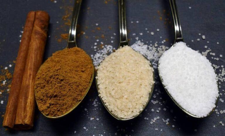 Cotações futuras do açúcar caem para mínimas de cinco meses e meio em janeiro