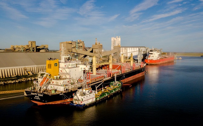 Bahía Blanca transporta 1,37 ton en agosto; cae 1% en base anual